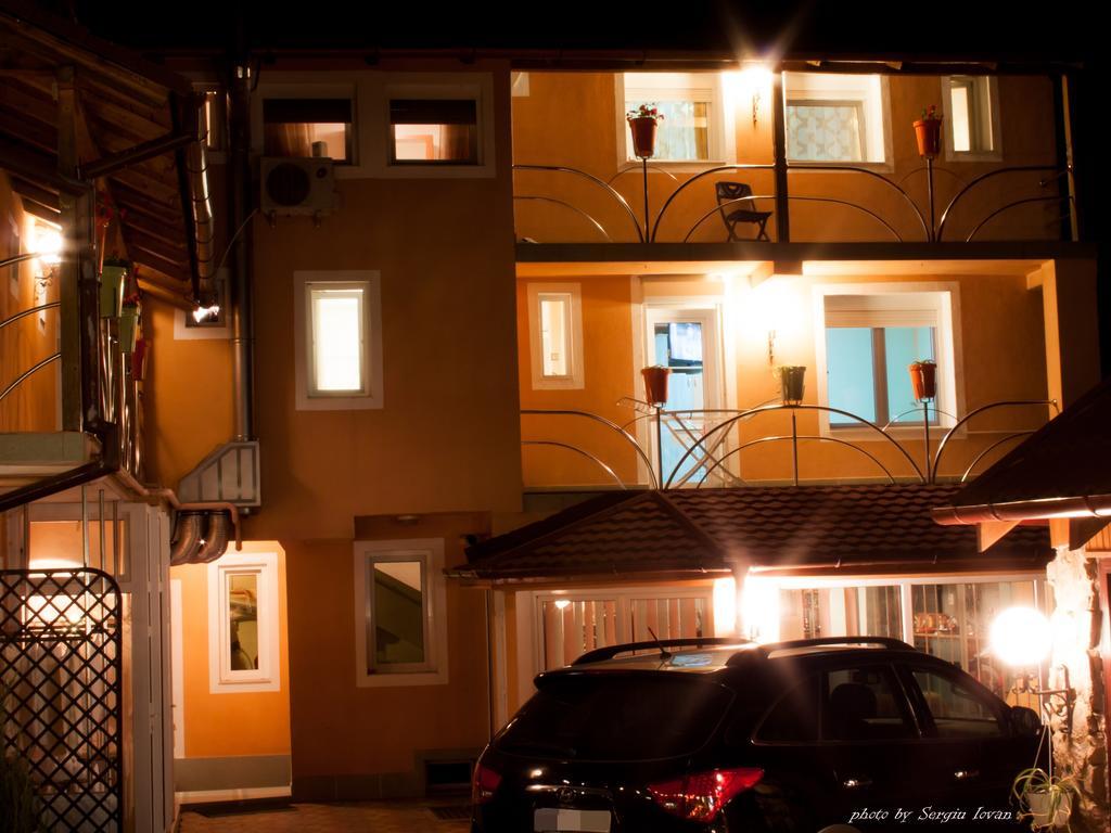 Pensiunea Sergiu & Geanina Arad Exterior foto