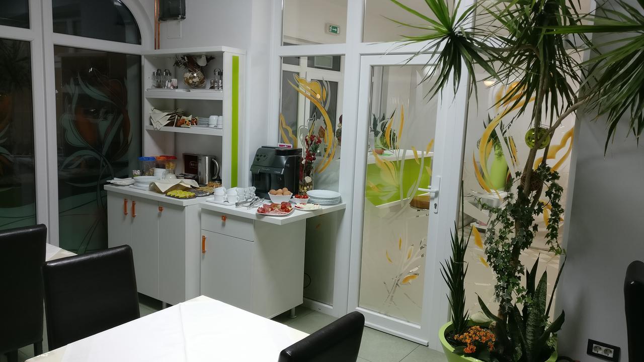 Pensiunea Sergiu & Geanina Arad Exterior foto