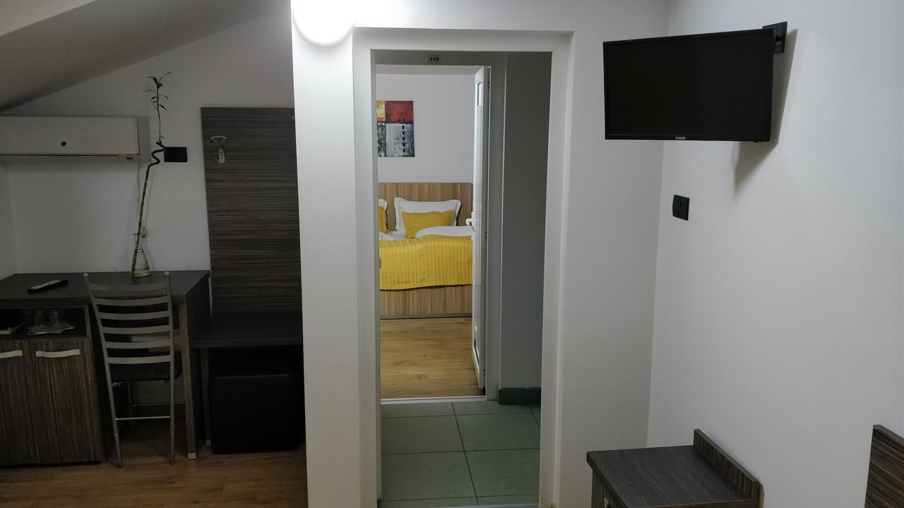 Pensiunea Sergiu & Geanina Arad Exterior foto