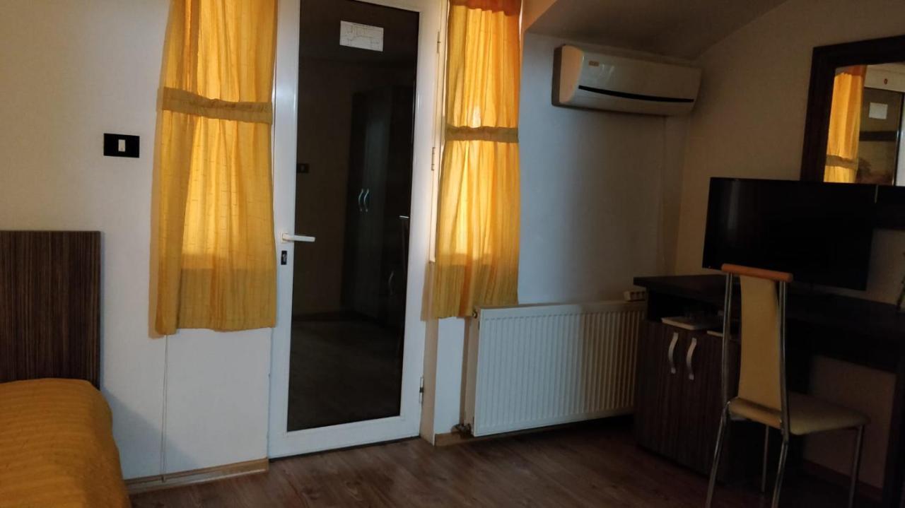 Pensiunea Sergiu & Geanina Arad Exterior foto